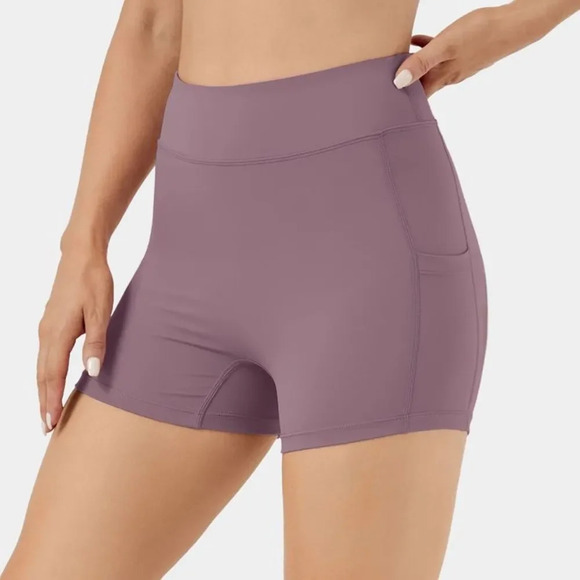 Halara NWOT High Waisted Side Pocket Plain Cool Touch Yoga Shorts 3.5" - Picture 2 of 5